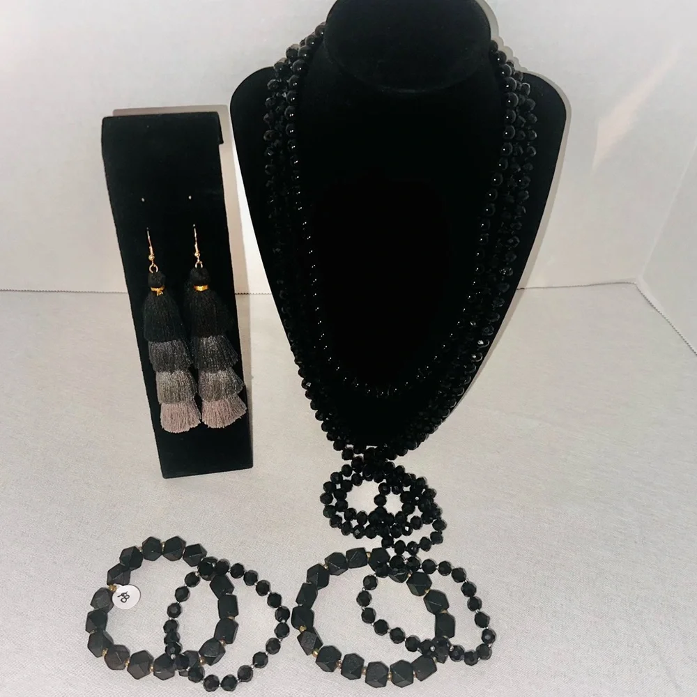 Necklace Set - Picture 1 of 5